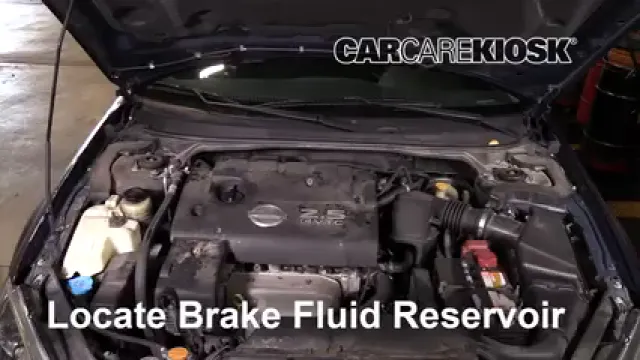 2005 Nissan Altima S 2.5L 4 Cyl. Liquide de frein Ajouter du liquide